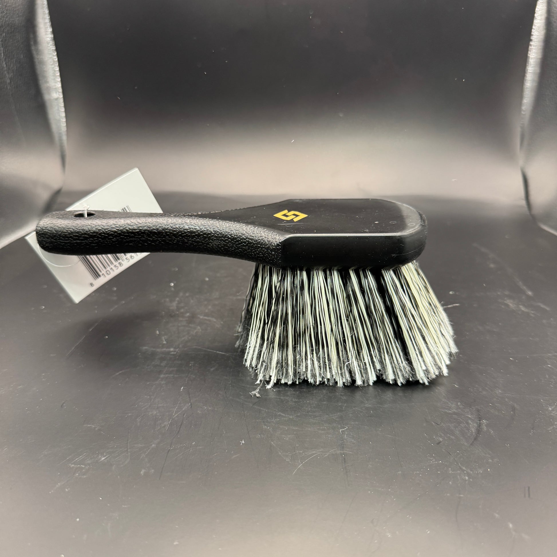 Salt/Pepper Body/Wheel  Brush